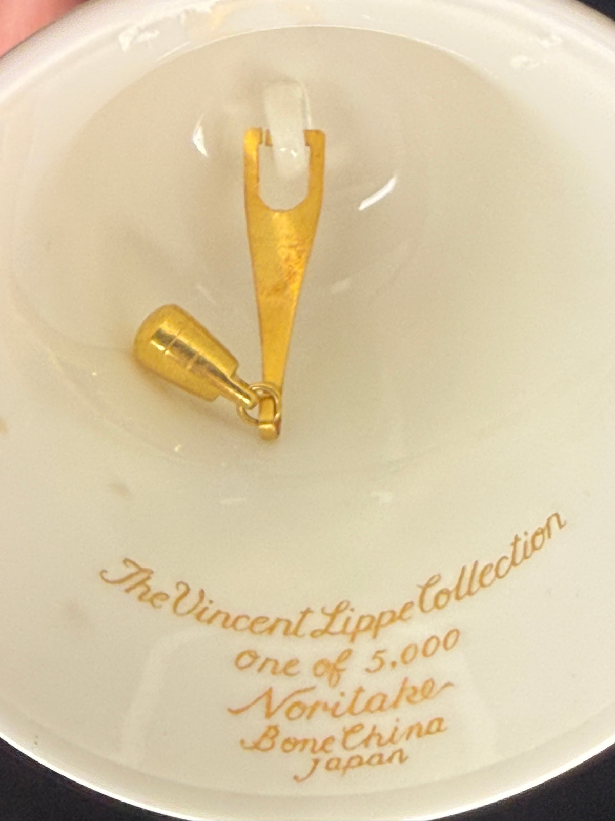 Noritake Kissing Bell