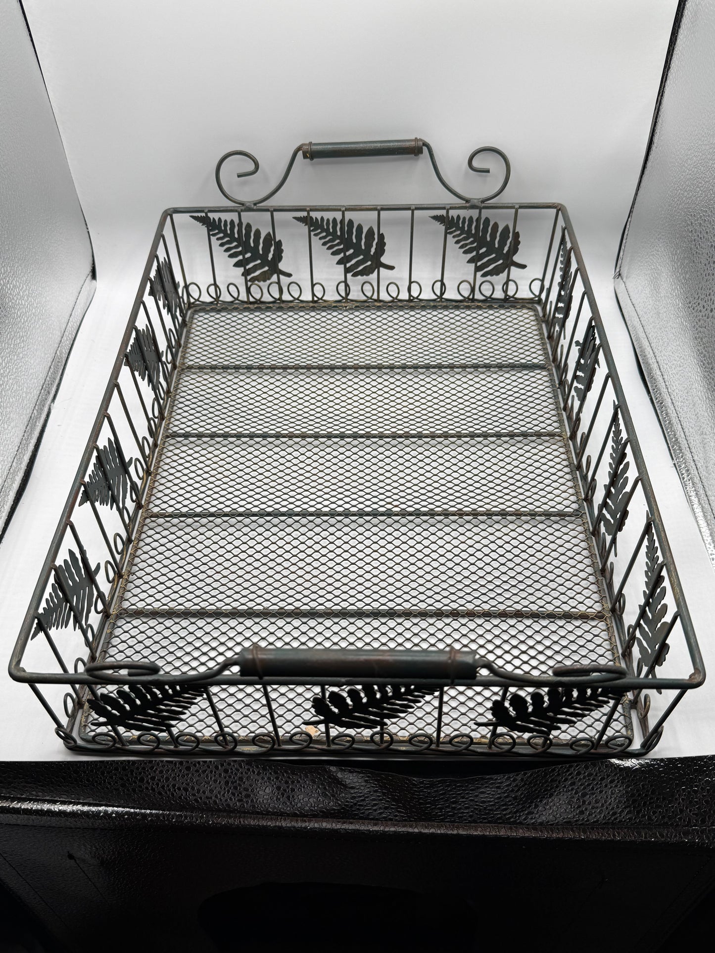 Metal Tray with Leaf Design