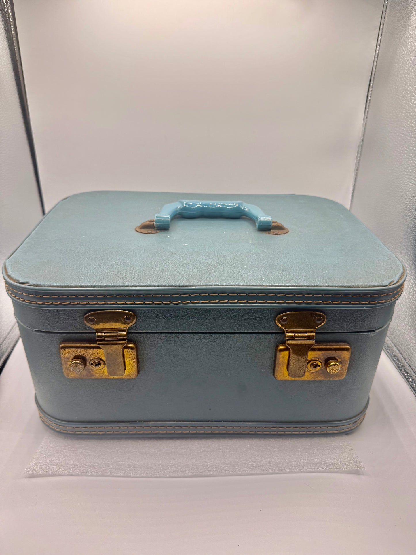 Vintage Blue Train Case