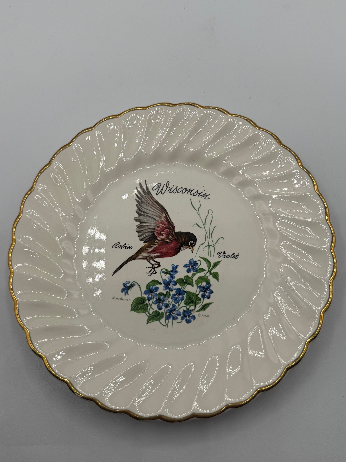 Vintage Wisconsin Souvenir Plate with Gold Trim