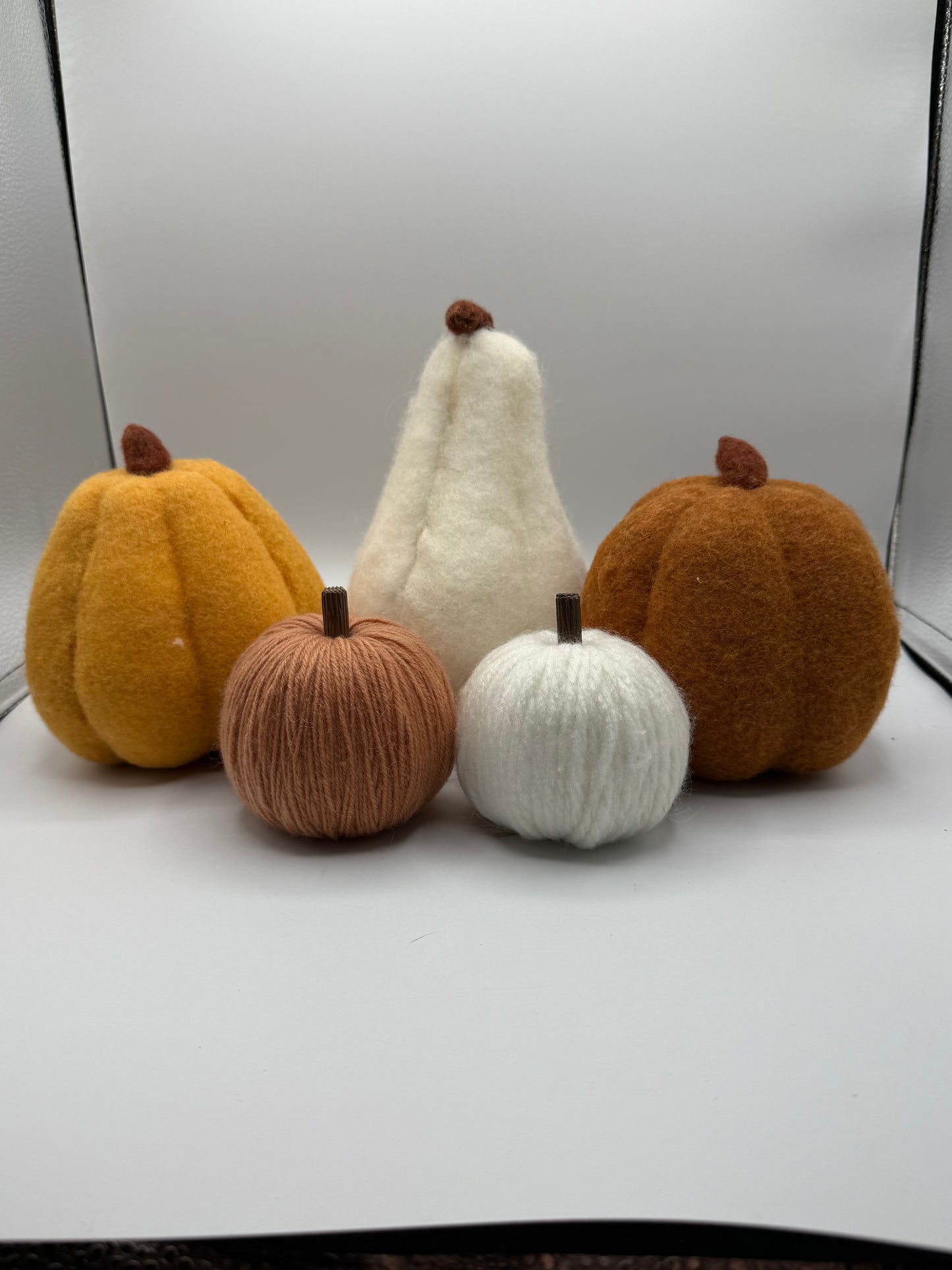 Wool & Yarn 5-Piece Pumpkin Set