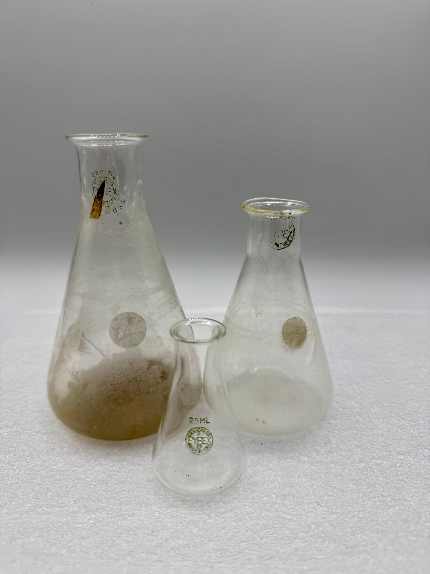 3-Piece Vintage Beakers
