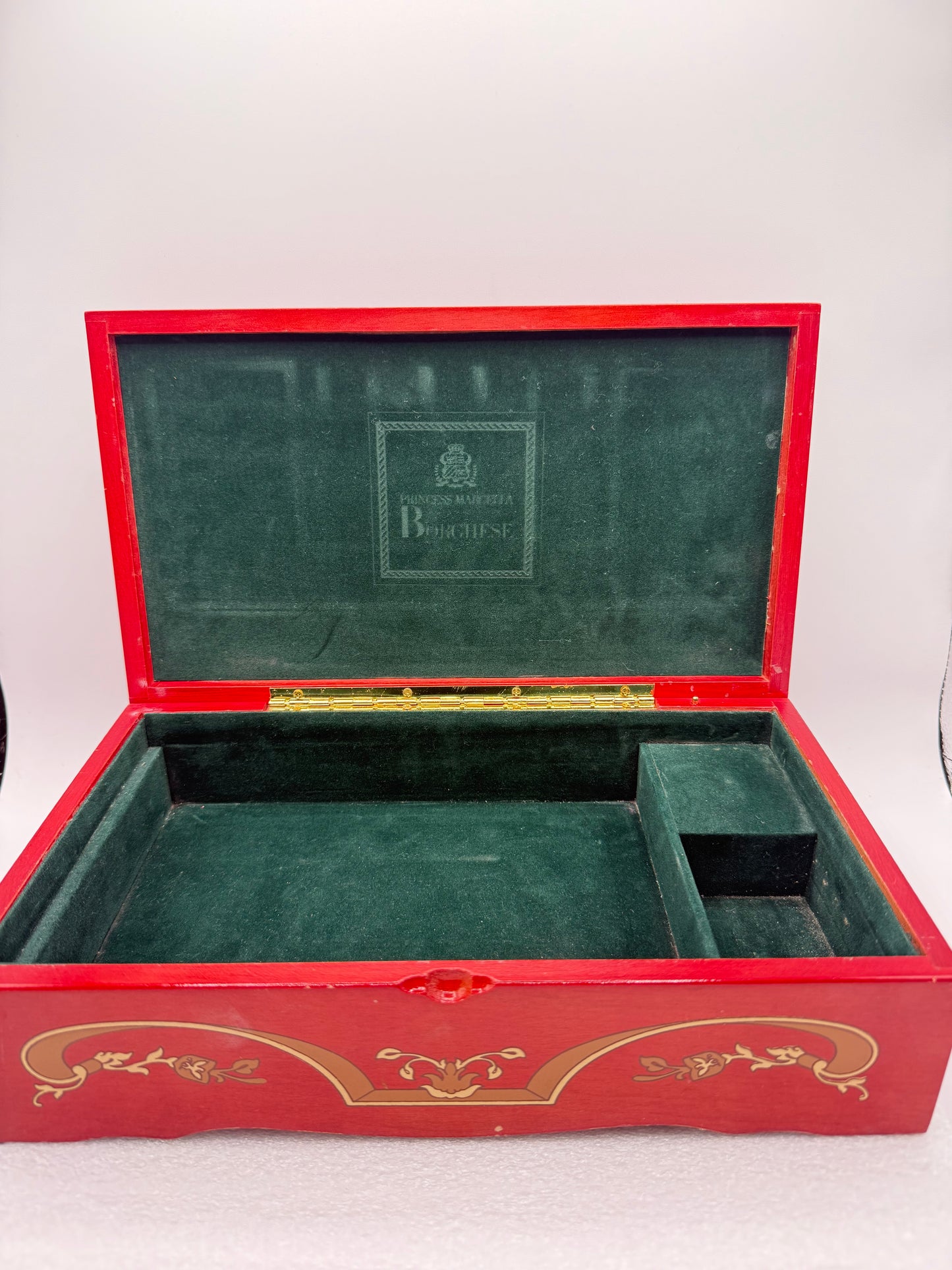 Vintage Princess Macerlla Borghese Music Box/Jewelry Box