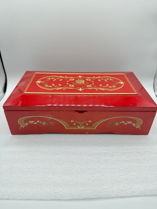 Vintage Princess Macerlla Borghese Music Box/Jewelry Box