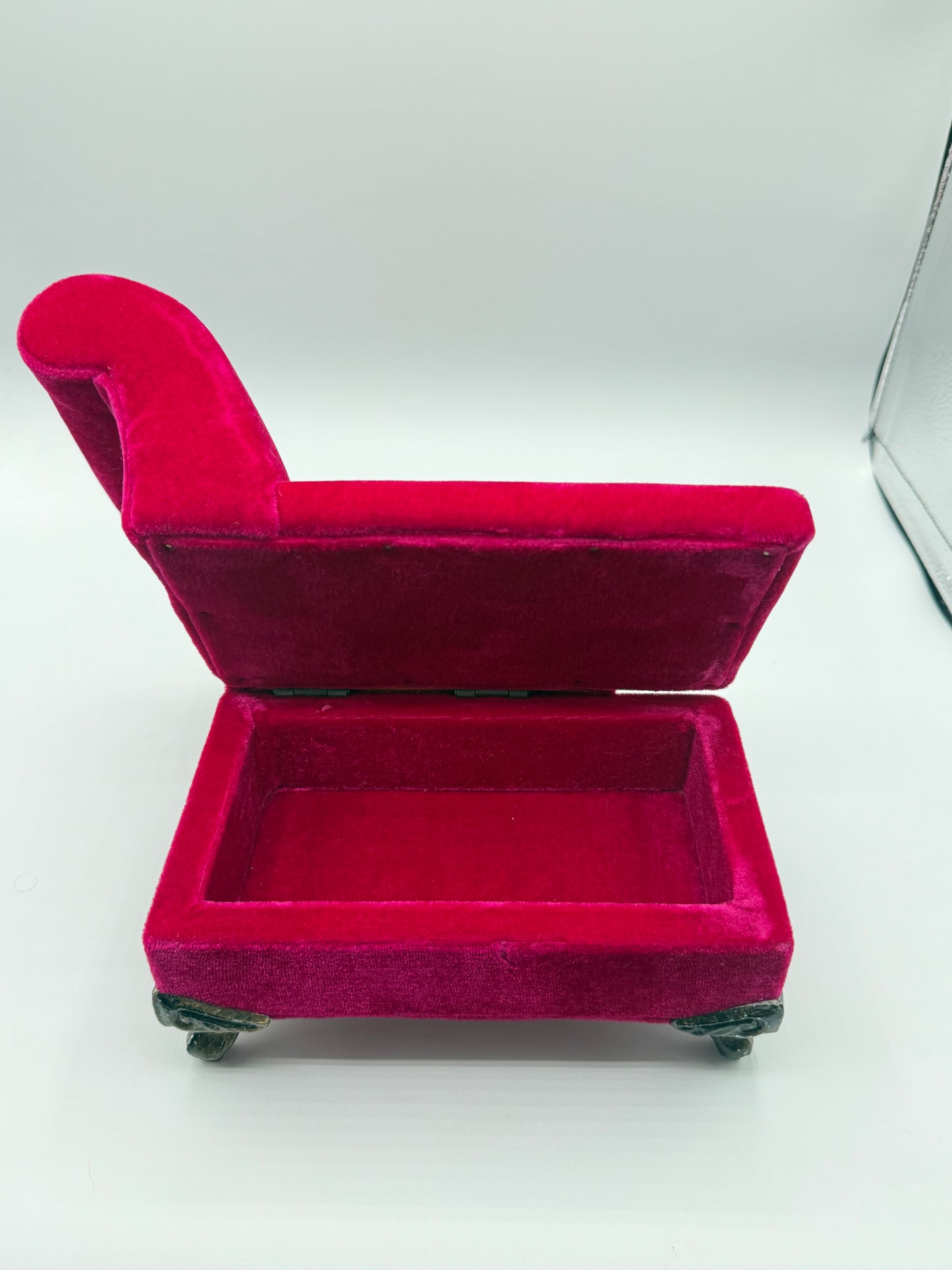 Red Velvet Love Seat Jewelry Box