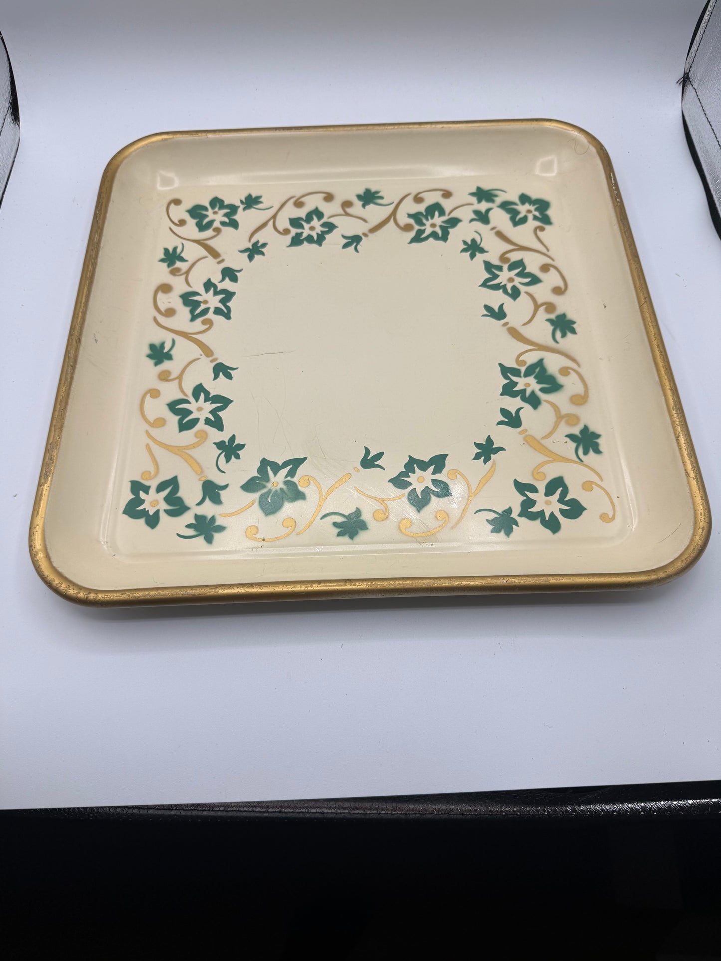 Green Ivy Vintage Supper Tray