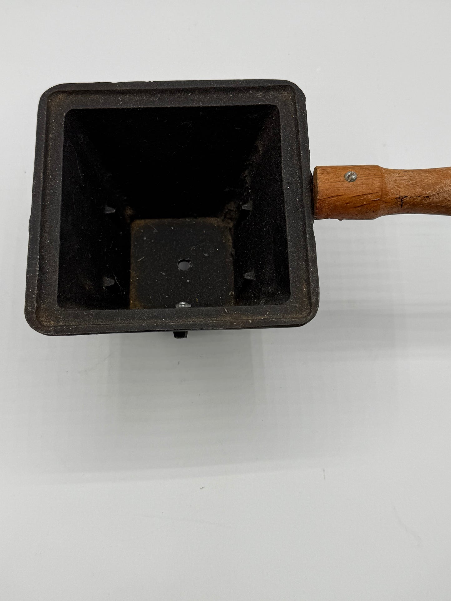 Cast Iron Pot with Wood Handle