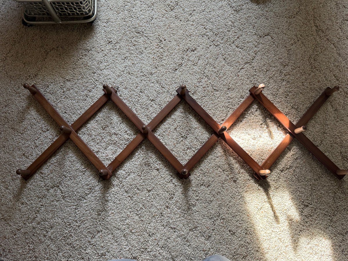 Vintage Expandable Hat Rack